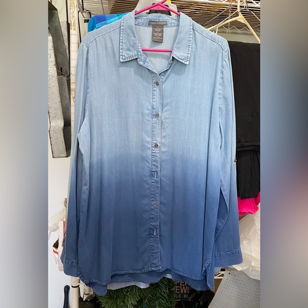 NWOT Chelsea & Theodore Blue Ombré Long Sleeve Shirt